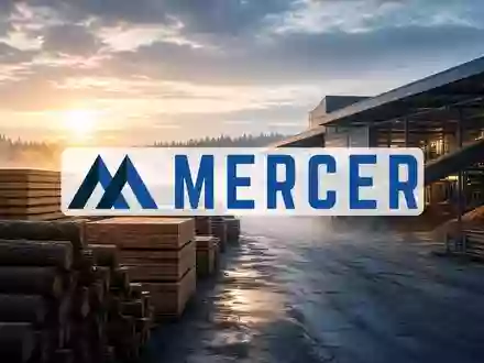 Moderne Holzverarbeitungsanlage bei Sonnenaufgang mit Fokus auf Nachhaltigkeit und industrielle Prozesse. - Foto: über boerse-global.de