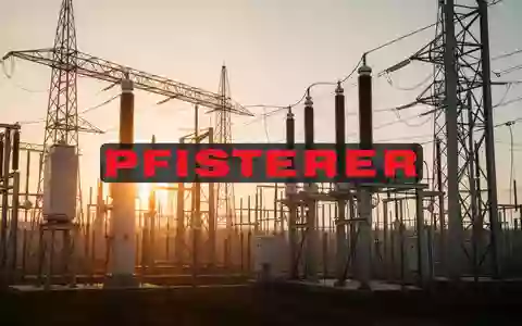 Abstrakte Darstellung nachhaltiger industrieller Infrastruktur mit goldenem Lichtglanz als Symbol für Exzellenz. - Foto: über boerse-global.de