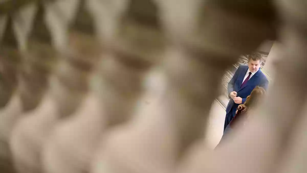 Wie isoliert ist Sachsen-Anhalts geschäftsführender Ministerpräsident Sven Schulze (CDU) in der eigenen Partei? (Archivfoto)  - Bild: Sebastian Christoph Gollnow/dpa