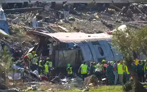Es sei wie ein Alptraum, aus dem man nicht mehr erwache, sagt ein Angehöriger der Rettungskräfte.  - Foto: Manu Fernandez/AP/dpa
