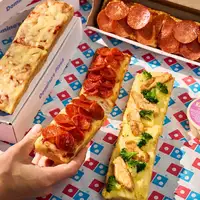 ISS NICH NORMAL: Domino's bringt die Detroit Style Pizza nach Deutschland - Foto: presseportal.de