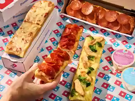 ISS NICH NORMAL: Domino's bringt die Detroit Style Pizza nach Deutschland - Foto: presseportal.de