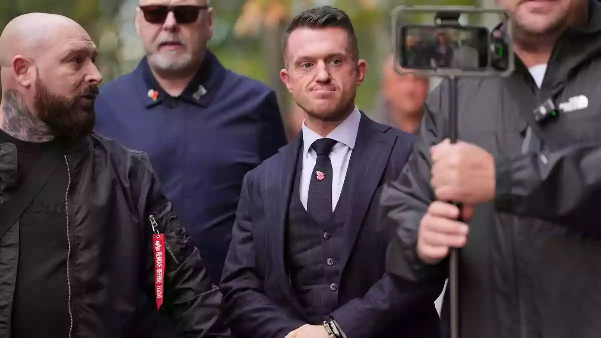 Tommy Robinson droht eine mehrjährige Haftstrafe.  - Bild: Yui Mok/PA Wire/dpa