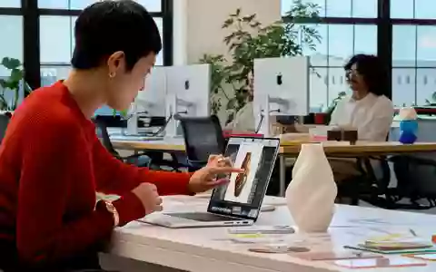 Aus Sicht von Apple dürften vor allem professionelle Nutzer an Touch-Funktionen auf dem Mac interessiert sein. (Handout) - Foto: --/Apple/dpa