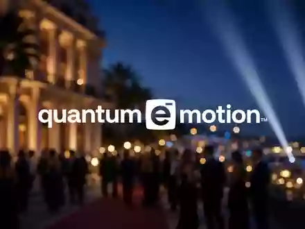 Abstrakte Darstellung einer glamourösen Filmfestival-Atmosphäre in Cannes bei Dämmerung mit atmosphärischer Beleuchtung. - Foto: über boerse-global.de