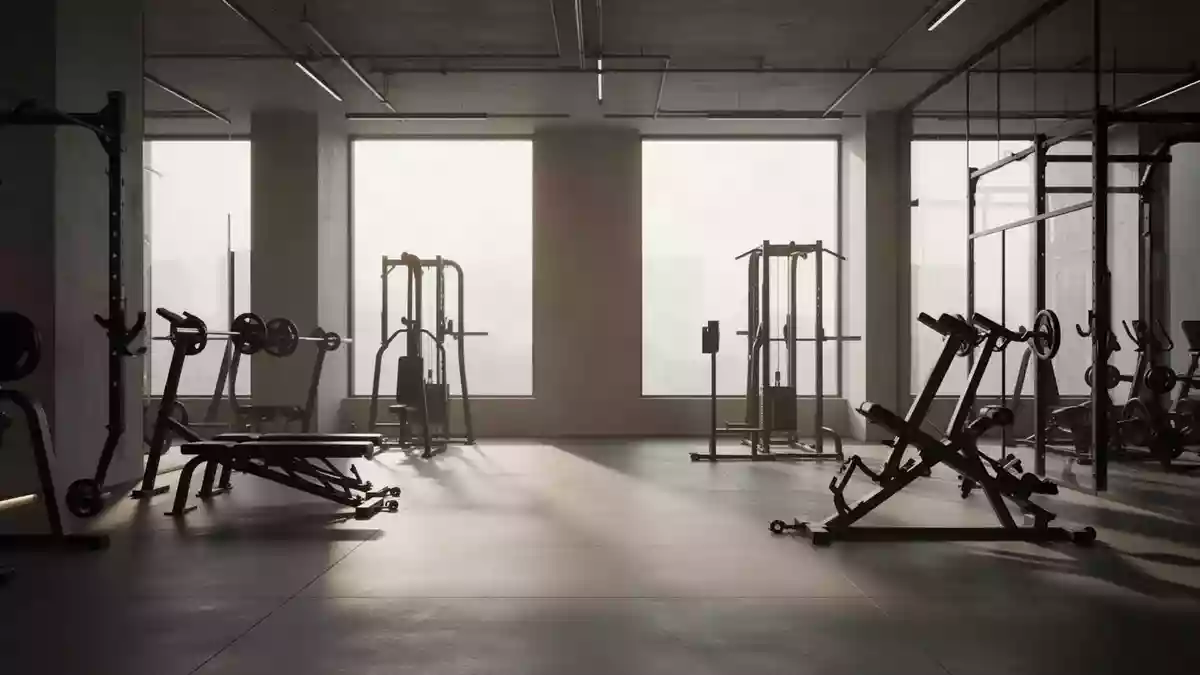 Ein minimalistischer, leerer Fitnessraum mit modernen Trainingsgeräten bei natürlichem Lichteinfall. Illustration mit AI erstellt.