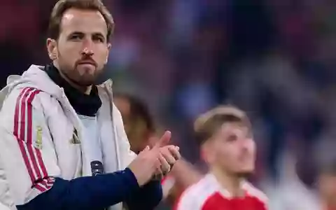 Harry Kane klatscht nach dem 6:1 gegen Magdeburg. - Foto: Sven Hoppe/dpa