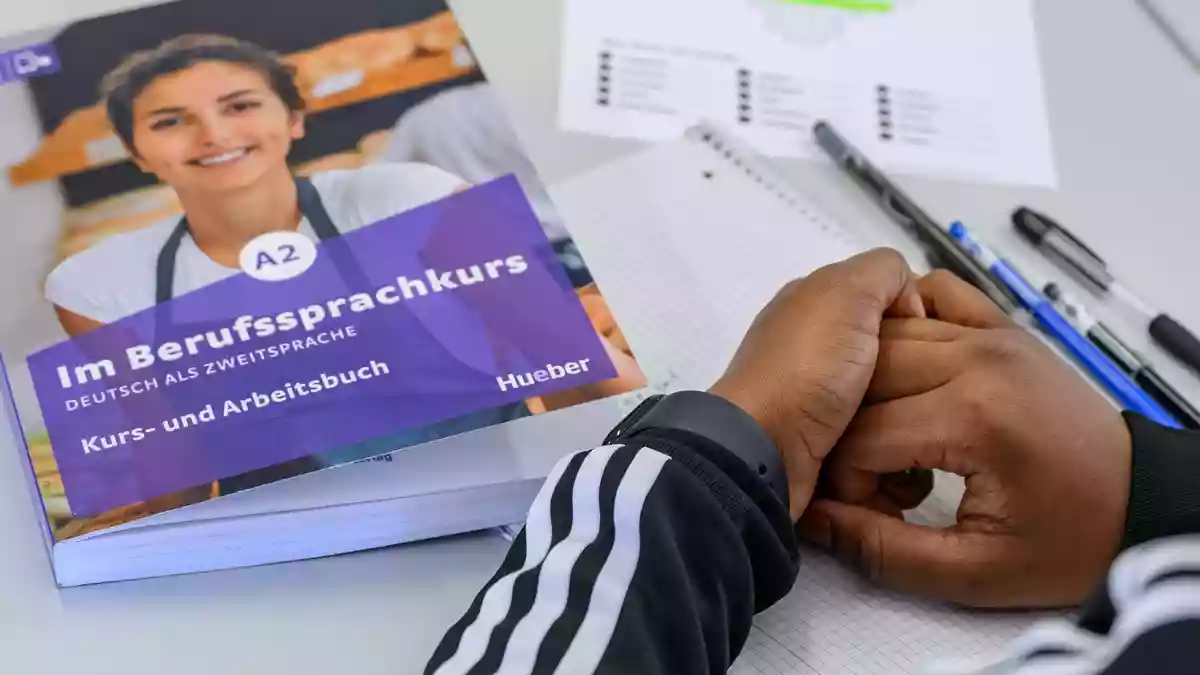 Die Grünen fordern Bleibeperspektiven für gut integrierte Menschen, die arbeiten und mit einer Duldung in Deutschland leben. (Symbolbild) - Bild: Patrick Pleul/dpa