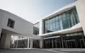 Moderne Fassade eines Verwaltungsgebäudes bei Tageslicht. - Foto: über boerse-global.de