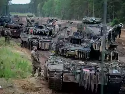 Die deutsche Panzerbrigade 45 übt in Litauen. - Foto: Kay Nietfeld/dpa