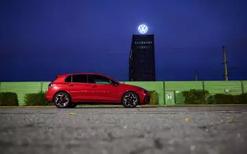 VW hat im dritten Quartal tiefrote Zahlen geschrieben. - Foto: Julian Stratenschulte/dpa