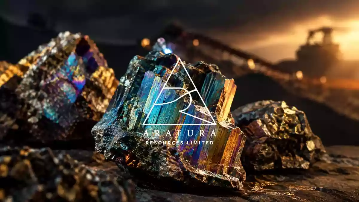 Nahaufnahme glitzernder Seltenerdmineralien in einer industriellen, atmosphärischen Umgebung. Illustration mit AI erstellt.