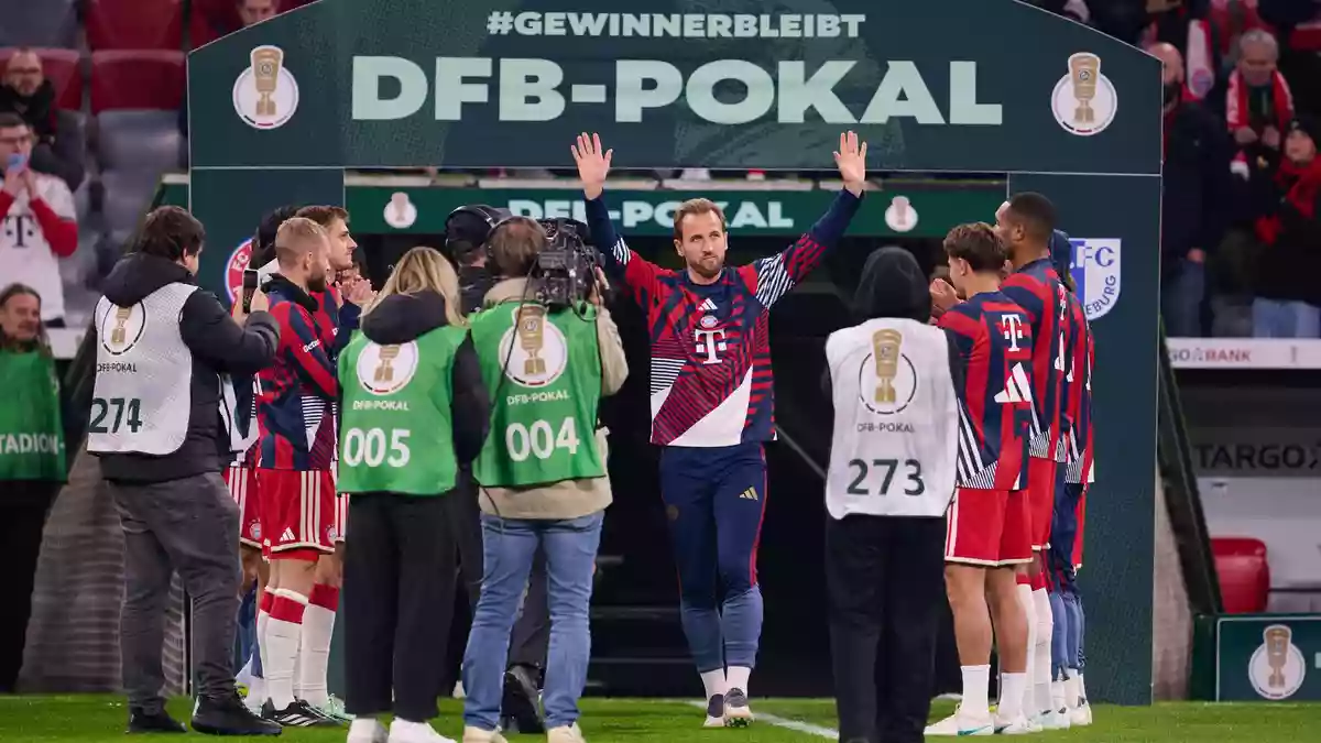 Harry Kane wurde als Gewinner des Ballon d'Or gefeiert. - Bild: Sven Hoppe/dpa