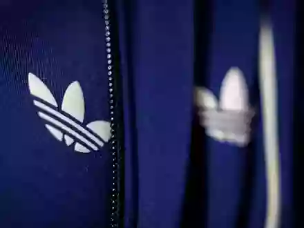 Adidas wächst überall stark - nur in Europa nicht. Das soll sich ändern (Archivbild).  - Foto: Daniel Karmann/dpa
