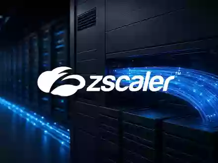 Abstrakte Darstellung von Cybersicherheit und digitaler Infrastruktur in einem modernen Serverraum mit blauem Licht. - Foto: über boerse-global.de