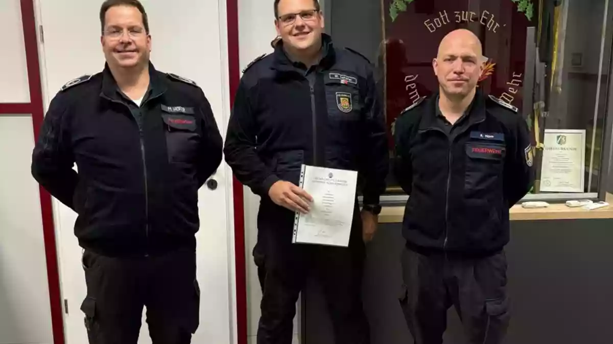 FW Schalksmühle: Führungslehrgänge erfolgreich bestanden - Bild: presseportal.de