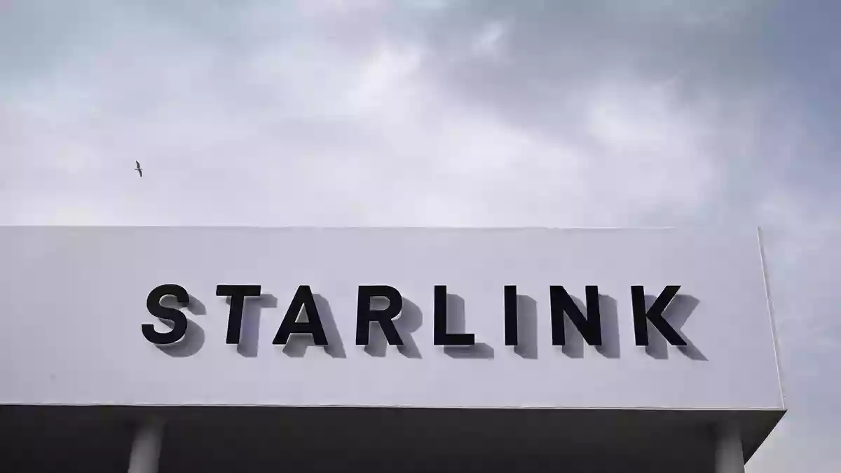 In mehreren EU-Staaten hat es in den vergangenen Wochen Anschläge auf technische Anlagen für das Satellitennetzwerk Starlink gegeben. (Archivbild) - Bild: Wolf von Dewitz/dpa