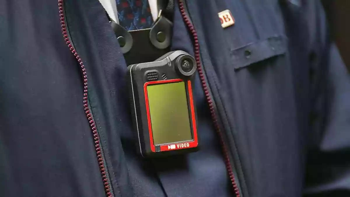 Schaffner mit Bodycam (Archiv) - Bild: via dts Nachrichtenagentur