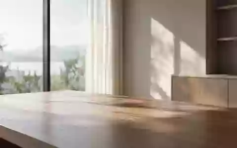 Ein minimalistischer, lichtdurchfluteter Raum mit sanften Schatten, der eine Atmosphäre von Konzentration und Ruhe vermittelt. - Foto: über boerse-global.de