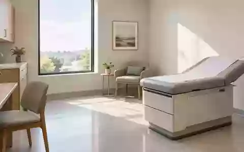 Ein heller, moderner Behandlungsraum in einer Klinik mit neutraler Einrichtung und natürlichem Lichteinfall. - Foto: über boerse-global.de