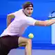 Alexander Zverev löst am Montag Jannik Sinner als Nummer eins der Tennis-Welt ab. - Bild: Helmut Fohringer/APA/dpa