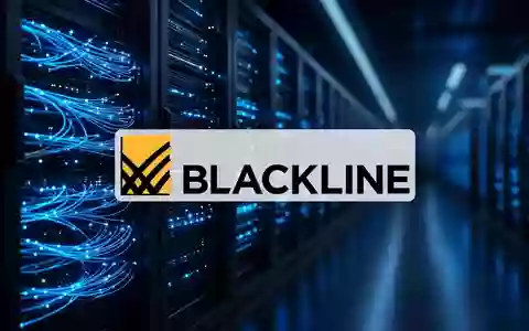 Abstraktes Bild einer modernen Cloud-Infrastruktur mit leuchtenden Glasfaserkabeln in einem Rechenzentrum. - Foto: ĂĽber boerse-global.de