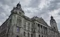 Fassade eines historischen Verwaltungsgebäudes in Leipzig unter einem bewölkten Himmel. - Foto: über boerse-global.de