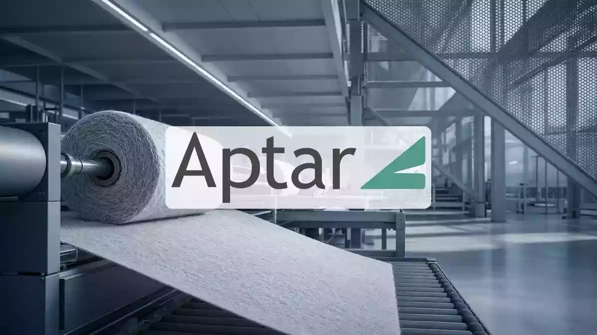 Abstrakte Darstellung einer modernen Industrieanlage in bläulichem Licht als Symbol für unternehmerische Stabilität. Illustration mit AI erstellt.