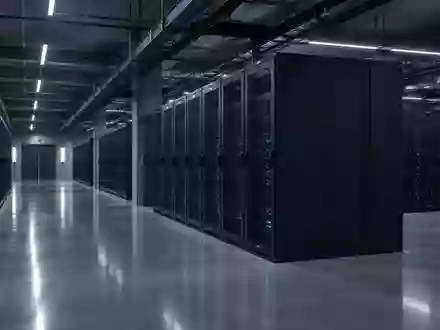 Ein minimalistischer, moderner Serverraum mit symmetrischen Technik-Racks in einer sterilen Industrieumgebung. - Foto: über boerse-global.de
