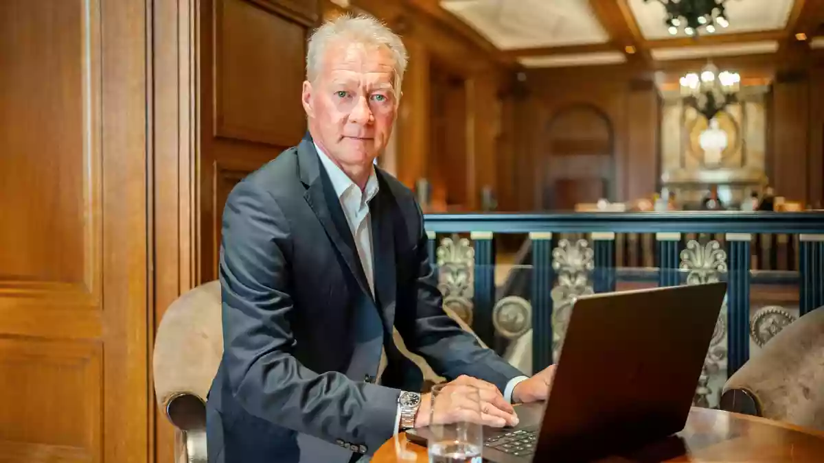Carsten Umland von simplified trading verrät: Warum erfolgreiche Unternehmer nach dem Firmenverkauf oft schlechte Anleger werden - Bild: presseportal.de