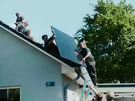 Peeek GmbH: Wie Photovoltaik und moderne Speicher die Energieversorgung unabhängiger machen - Foto: presseportal.de