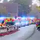 Zahlreiche Rettungswagen sind vor Ort. - Bild: Marcel Von Fehrn/dpa
