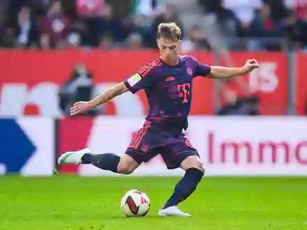 Joshua Kimmich ist nach einem privaten Trauerfall wieder bei der Mannschaft. - Foto: Tom Weller/dpa