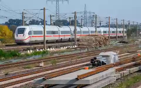 Die Deutsche Bahn saniert auf Rekordniveau - doch Fahrgäste merken davon bisher wenig. (Archivbild) - Foto: Klaus-Dietmar Gabbert/dpa/dpa-tmn