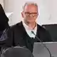 Verteidiger Thomas Löcker beantragte einen Freispruch. - Bild: Bernd Wüstneck/dpa