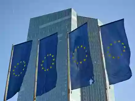 Die Europäische Zentralbank peilt die Einführung eines digitalen Euros für 2029 an. (Archivbild) - Foto: Michael Brandt/dpa