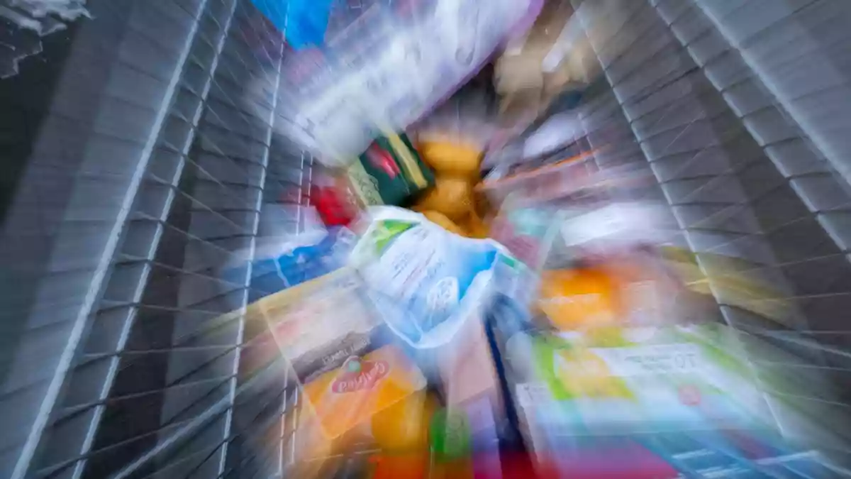 Die Lebensmittelpreise ziehen seit Monaten deutlich weniger an, als die Preise für Energie. (Symbolbild) - Bild: Jens Büttner/dpa