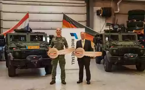 Erstes Serienfahrzeug CARACAL offiziell an die Bundeswehr übergeben - Foto: presseportal.de