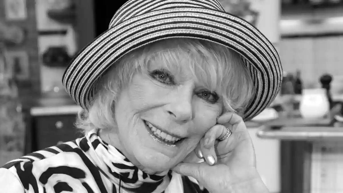 Mit einer Miss-Wahl im Italienurlaub fing die unglaubliche Karriere von Elke Sommer an. (Archivbild) - Bild: Ulrich Perrey/dpa