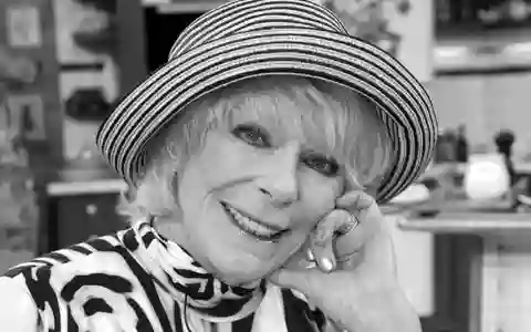 Mit einer Miss-Wahl im Italienurlaub fing die unglaubliche Karriere von Elke Sommer an. (Archivbild) - Foto: Ulrich Perrey/dpa