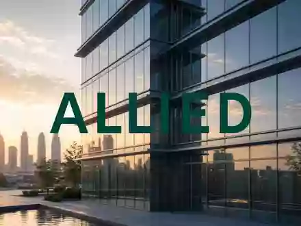 Moderne Glasfassade eines Bürogebäudes bei klarem Himmel als Symbol für Immobilieninvestitionen. - Foto: über boerse-global.de