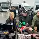 Der ukrainische und die russische Menschenrechtsbeauftragte kooperieren eng bei der Hilfsaktion für die russisch besetzte südukrainische Frontstadt Oleschky. - Bild: Uncredited/Office of the Ombudsman of Ukraine/AP/dpa