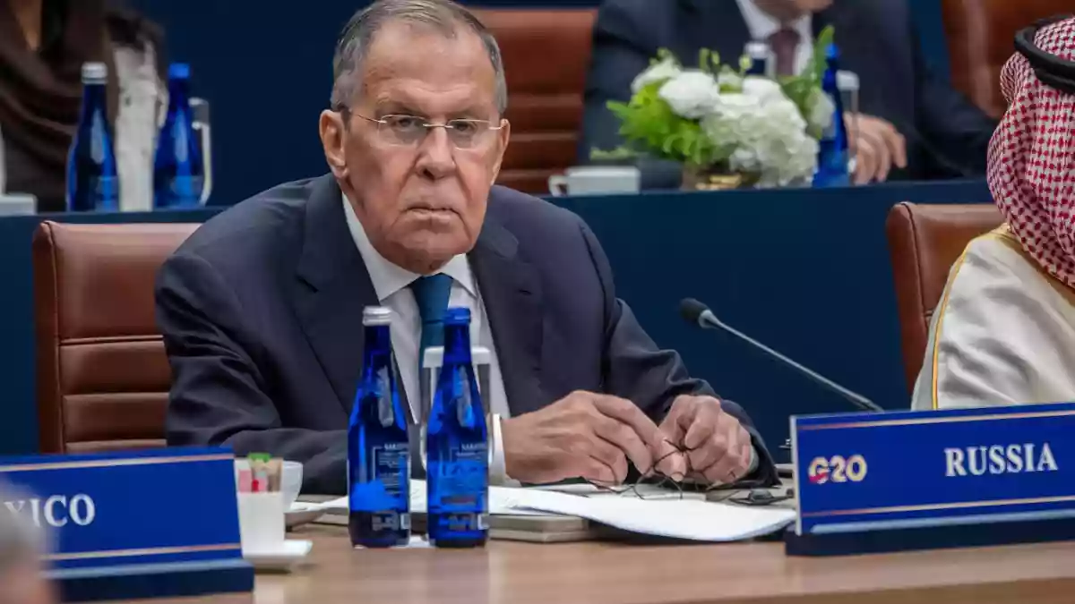 Russlands Außenminister Lawrow steht beim G20-Treffen im Fokus.  - Bild: Michael Kappeler/dpa