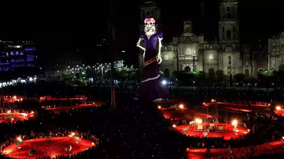 Der Tag der Toten ist ein farbenfrohes mexikanisches Fest.  - Bild: Nadia Tecuapetla/ZUMA Press Wire/dpa