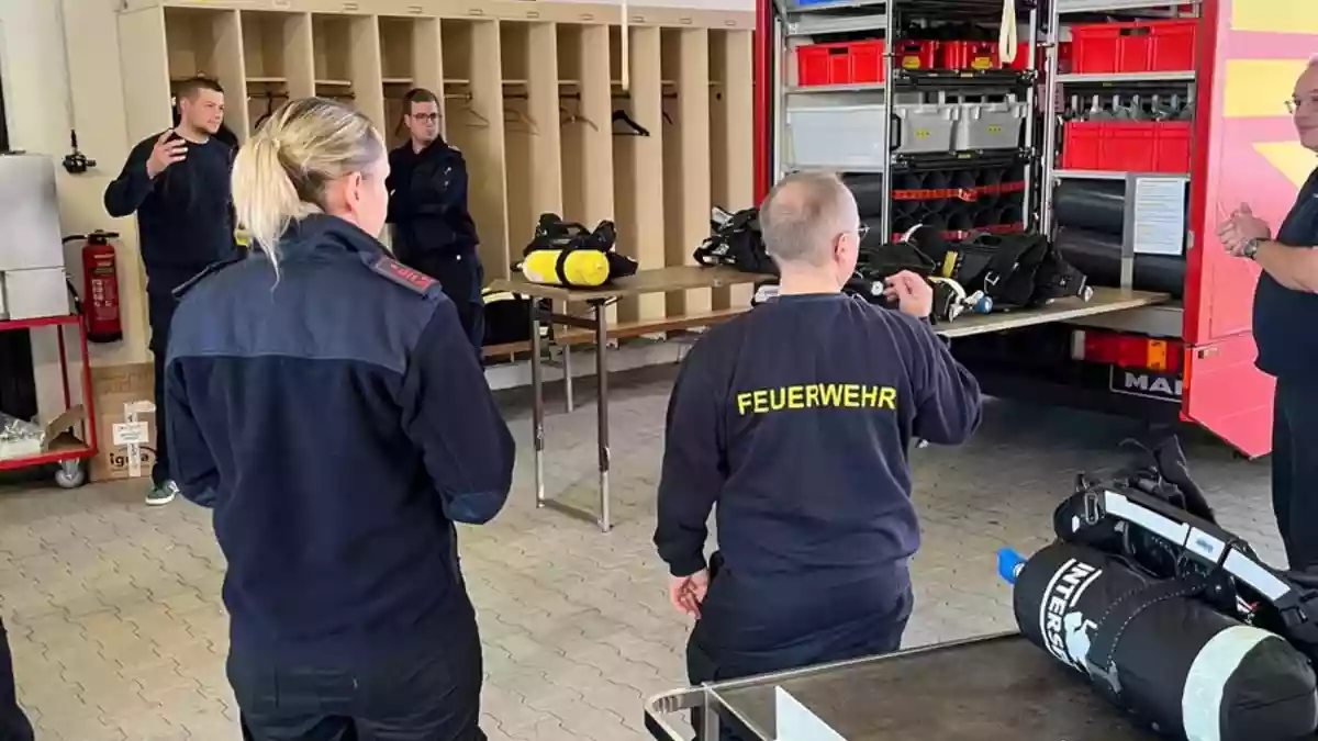 FW-OLL: Mehr Sicherheit unter Atemschutz: Neue Fortbildung im Landkreis Oldenburg - Bild: presseportal.de