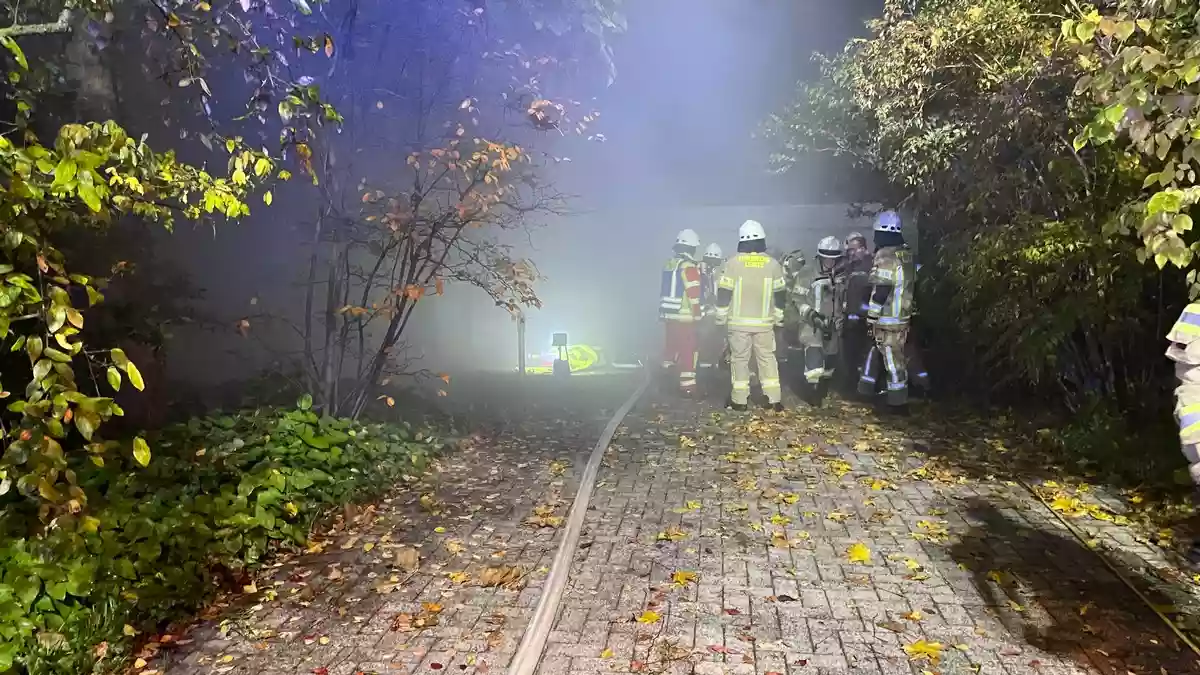 FW Lehrte: Haus nach Kellerbrand nicht bewohnbar - Bild: presseportal.de