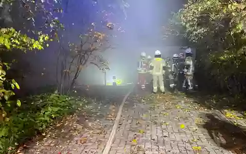 FW Lehrte: Haus nach Kellerbrand nicht bewohnbar - Foto: presseportal.de