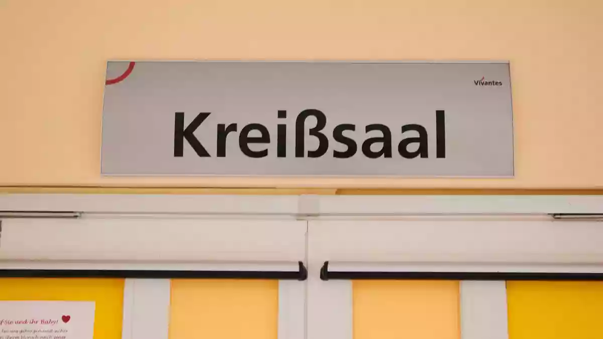 Die Zahl der potenziellen Mütter ist ein entscheidender Wert. (Symbolbild)  - Bild: Annette Riedl/dpa