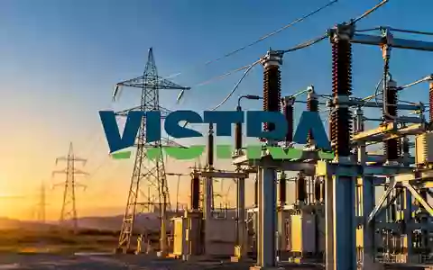 Moderne Hochspannungsinfrastruktur und Strommasten bei Sonnenuntergang als Symbol für den Energiesektor. - Foto: über boerse-global.de