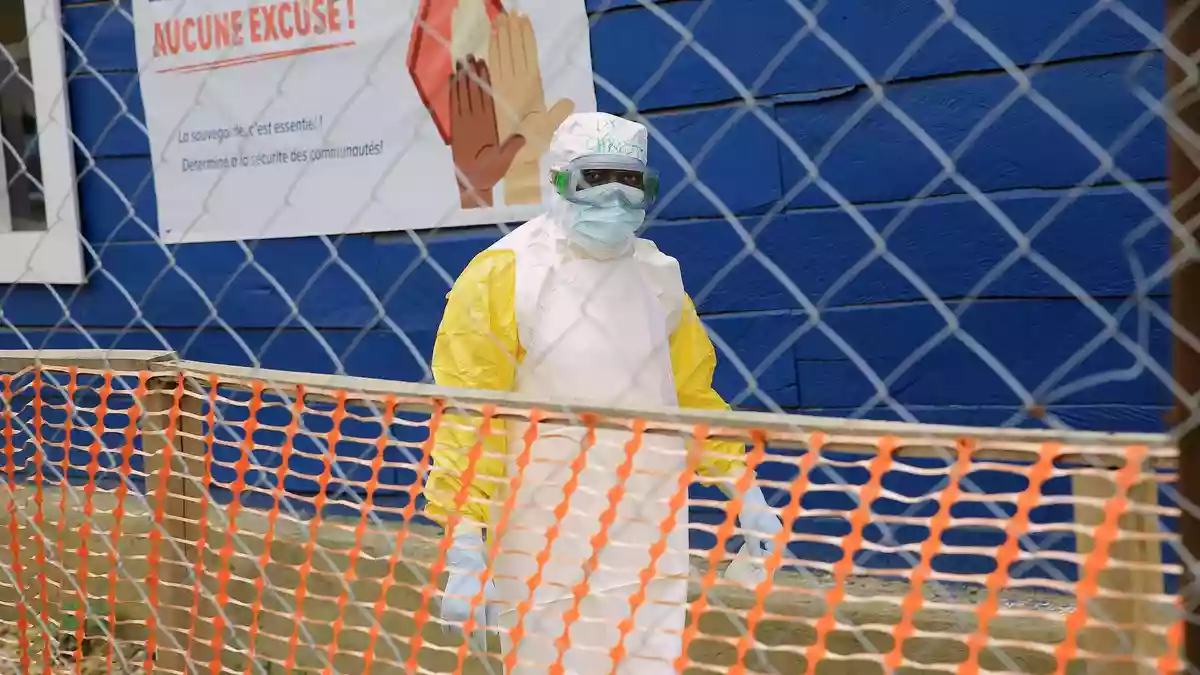 Der Ebola-Ausbruch hat bereits acht Provinzen des Landes erreicht. (Archivbild) - Bild: Sebastien Kitsa Musayi/AP/dpa
